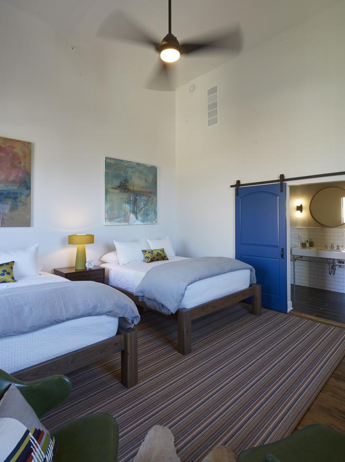 Kinn Guesthouse Bay View 밀워키 외부 사진
